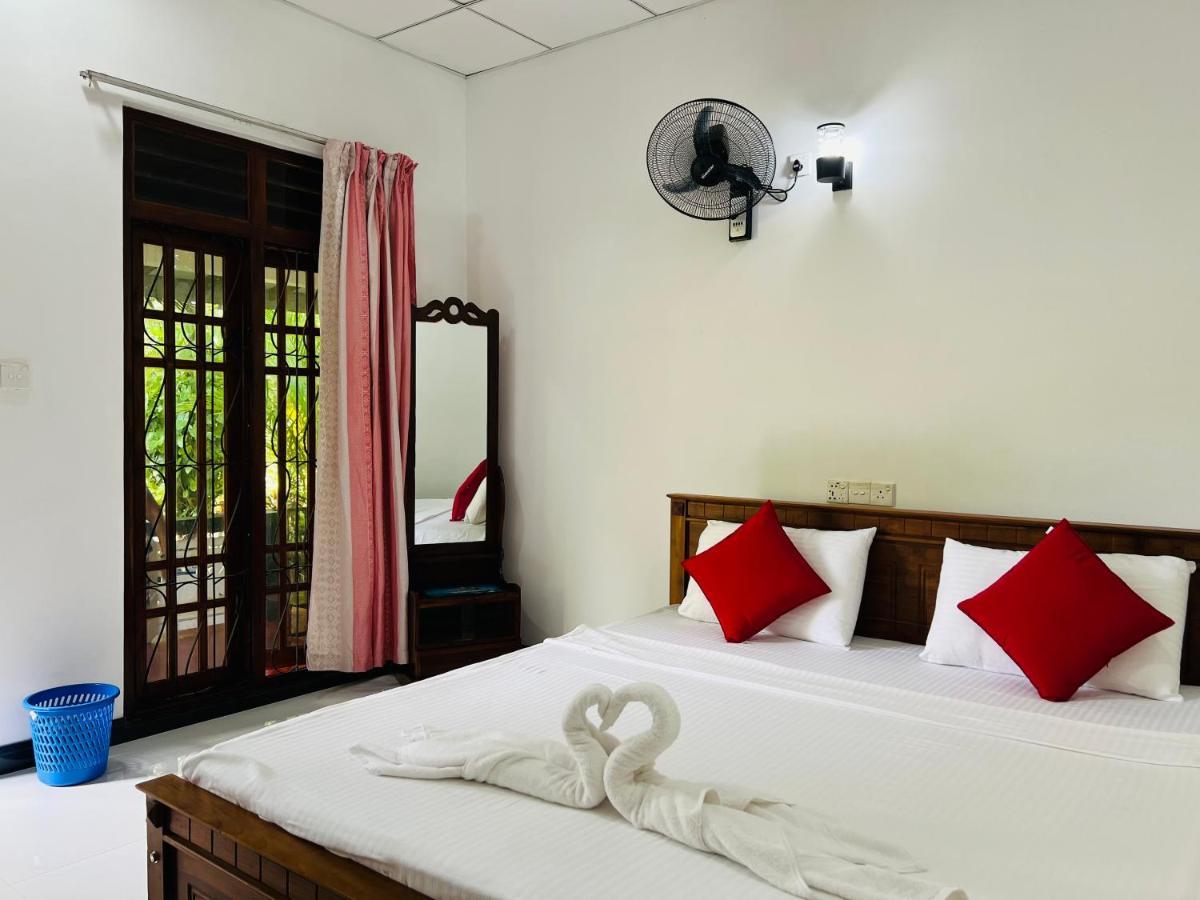 Sigiri Budget Homestay Sigiriya Buitenkant foto